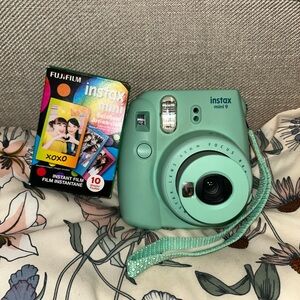 Fujifilm Instax Mini 9 Instant Camera - Teal